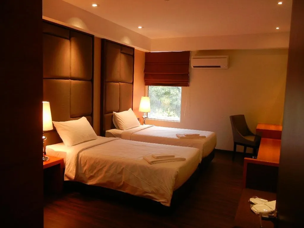 C'Haya Hotel Kota Kinabalu 3*,  Malesia